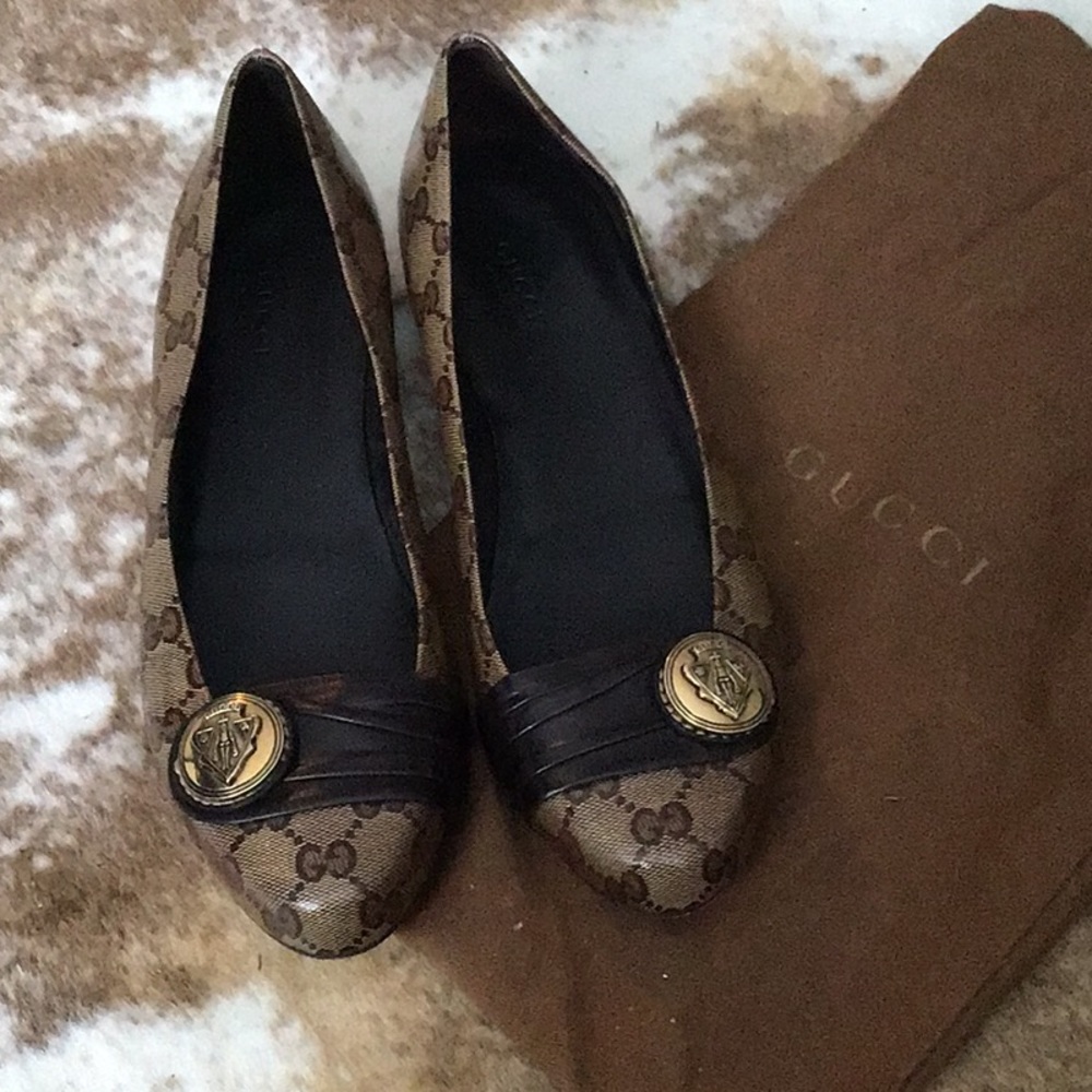 Vintage Gucci monogram flats